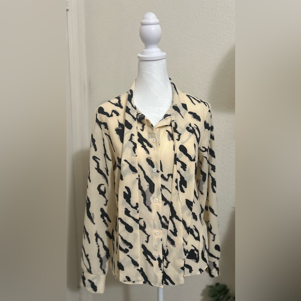 Boohoo Cream and Black Button Down Shirt